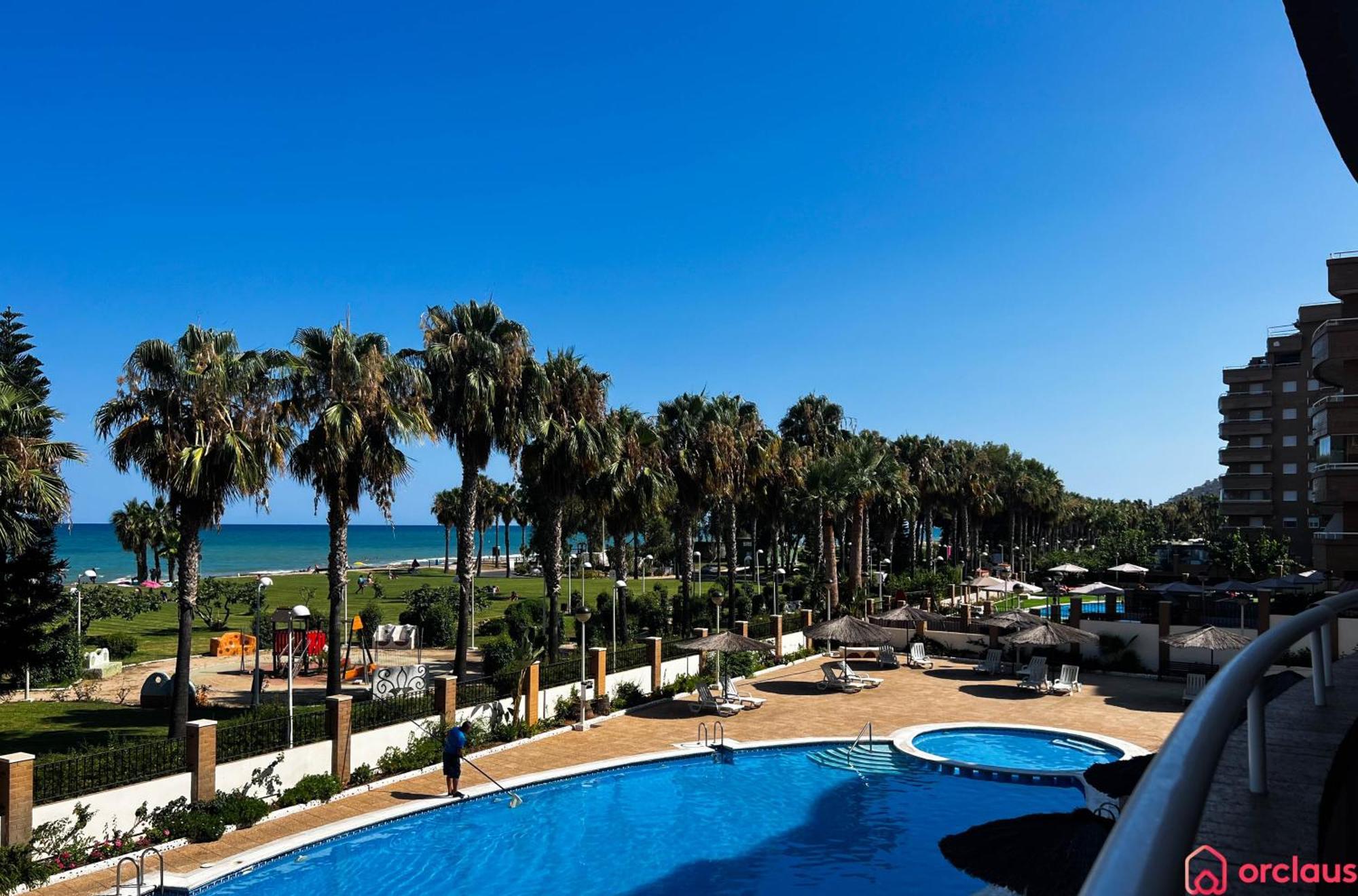 Modern Apartment In Front Of The Mediterranean オロペサ・デル・マール エクステリア 写真