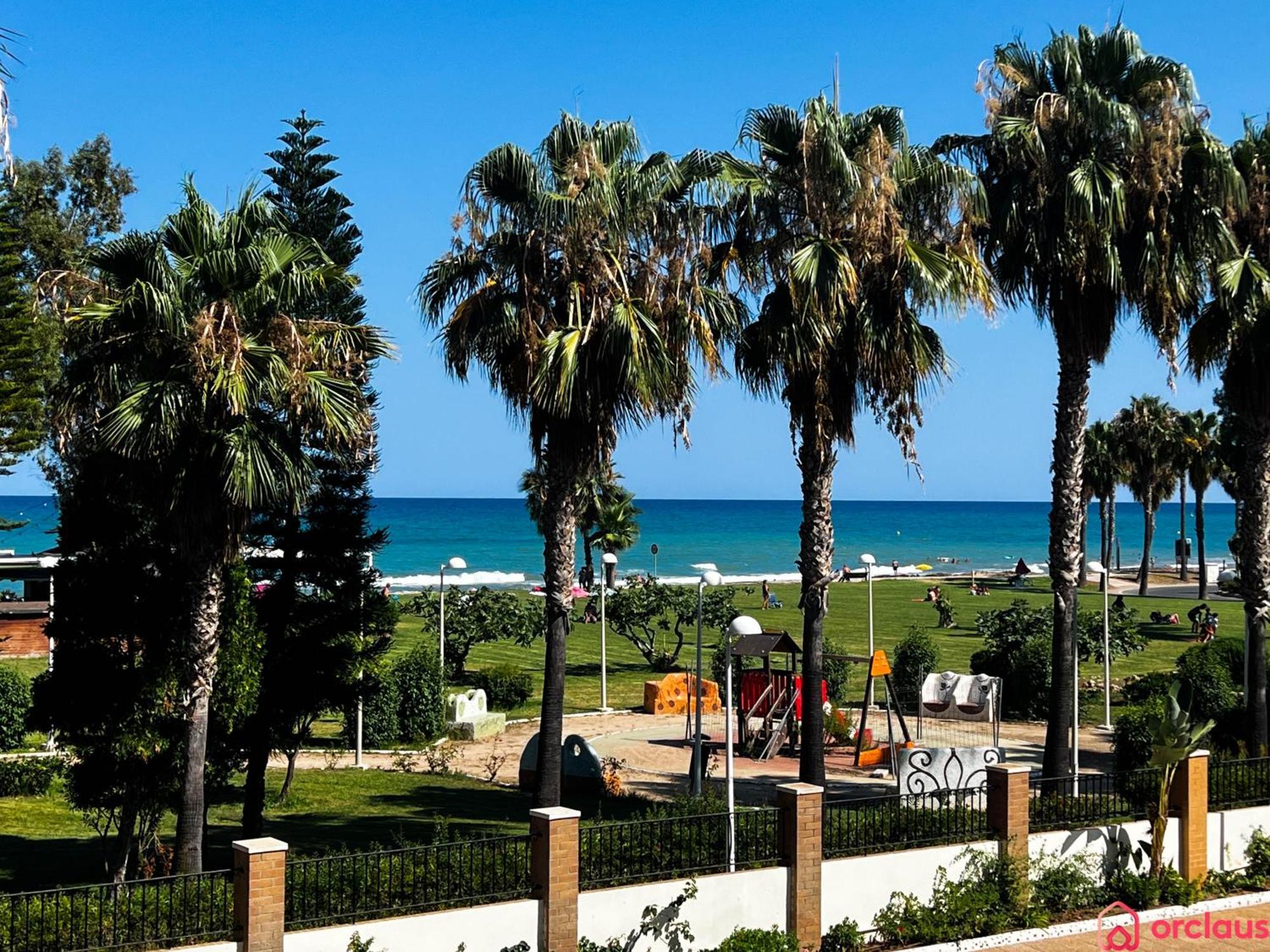 Modern Apartment In Front Of The Mediterranean オロペサ・デル・マール エクステリア 写真